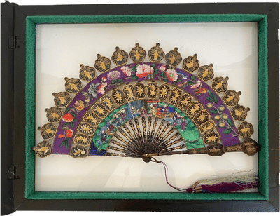 19th Century Chinese Lacquered and Giltwood Frame Fan