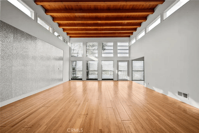 7027 Macapa Dr, Los Angeles
