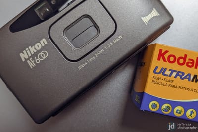 Nikon AF600