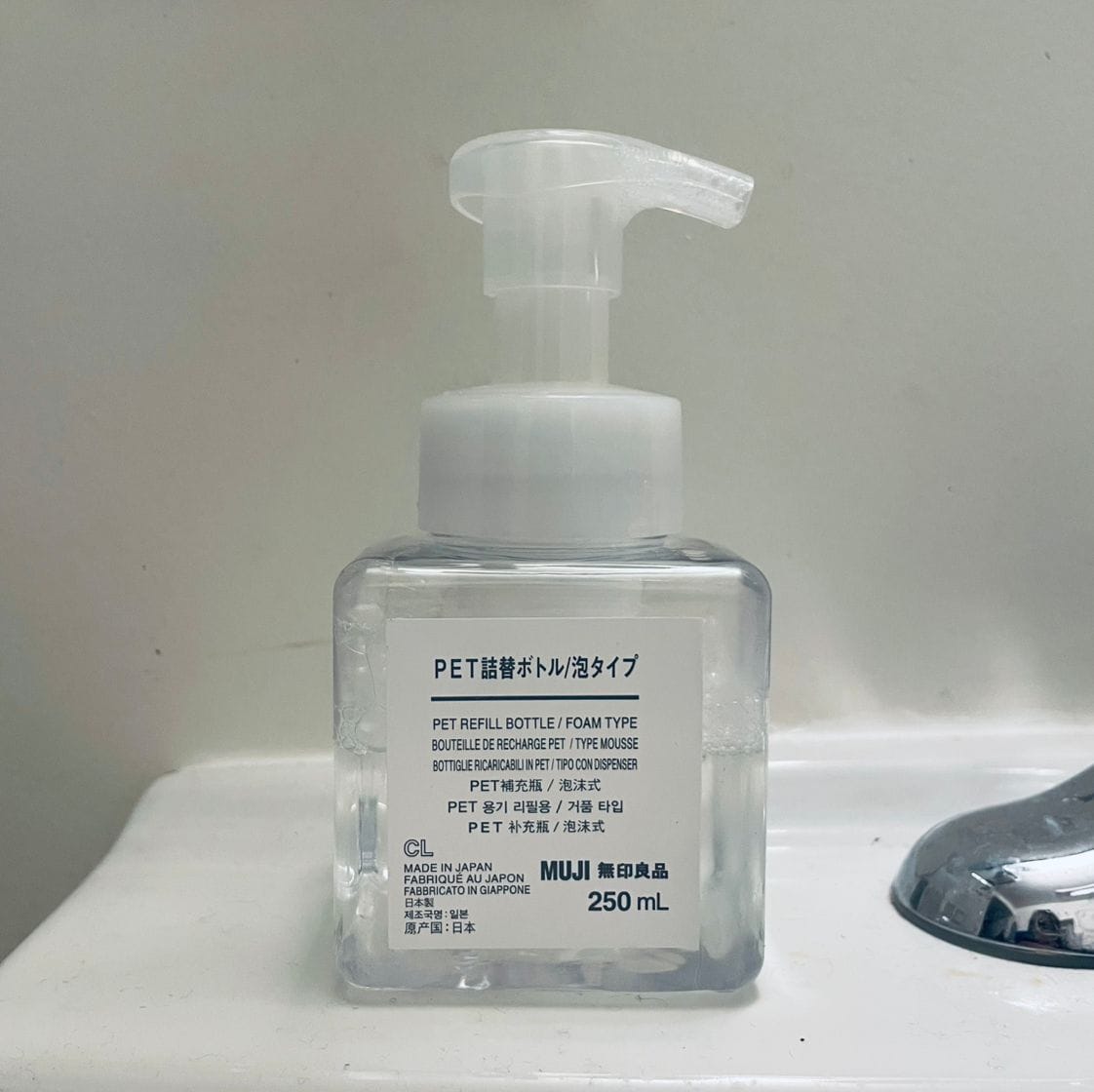 MUJI foaming soap bottle (8.5 oz/clear)