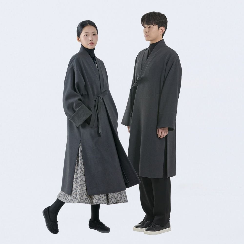 leesle 리슬 fleece-lined jungchimak 중치막 (charcoal)