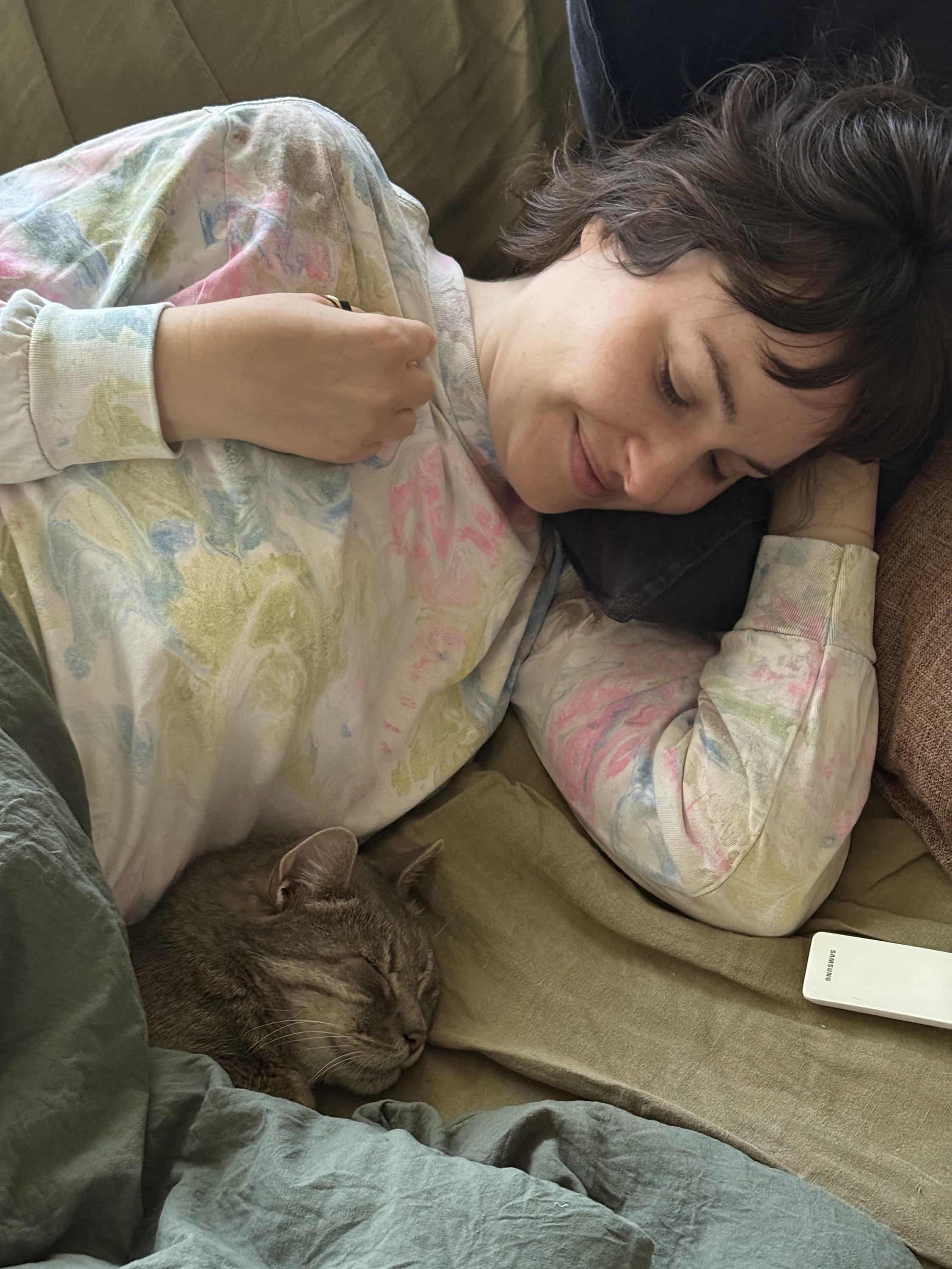 Write 6 things you’re grateful for in a journal before bed