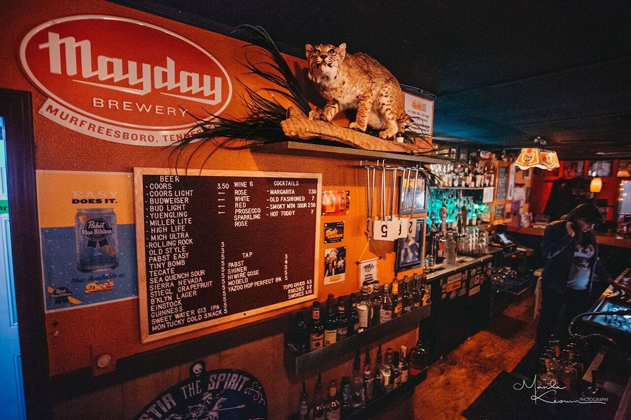 Dee’s Lounge: Nashville, Tennessee