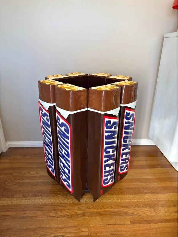 Snickers Store Display