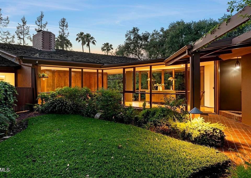 1060 Kewen Dr, San Marino