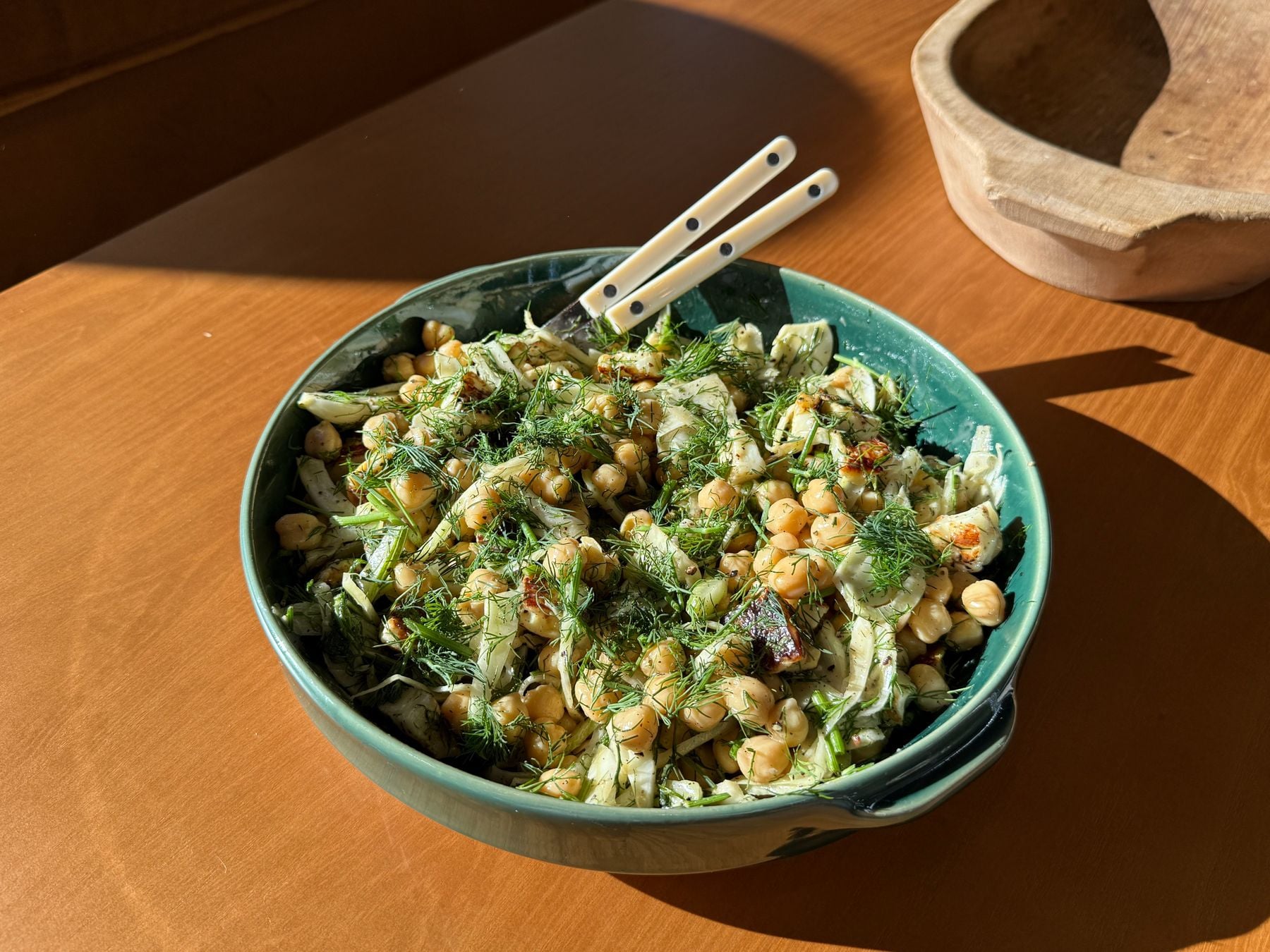 Chickpea Salad With Fennel, Halloumi & Dill
