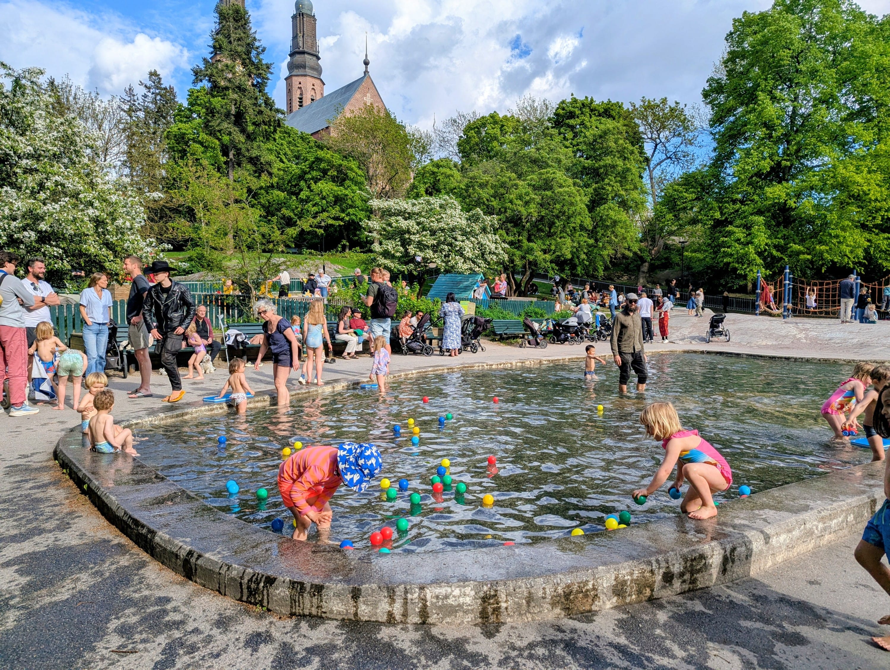 Stockholm's summer plaskdammar (splash pads)