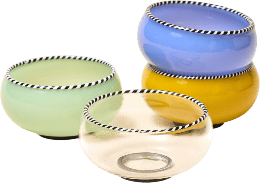 Small bowls for soy sauce, aiolis, and chutneys.
