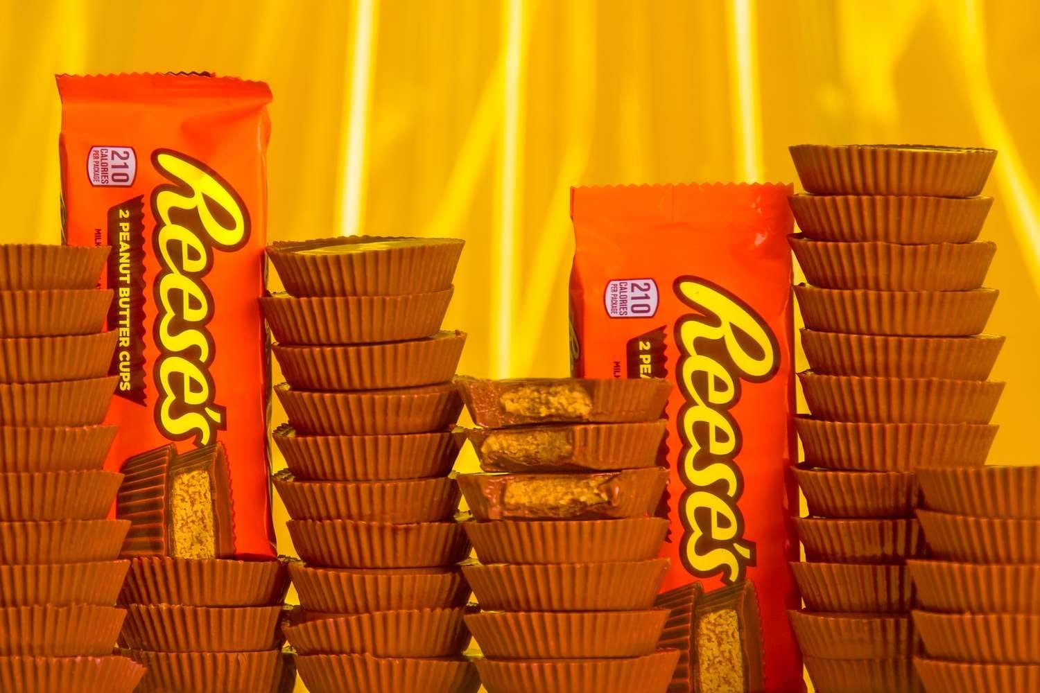 Cheez Its & Reeces Cups