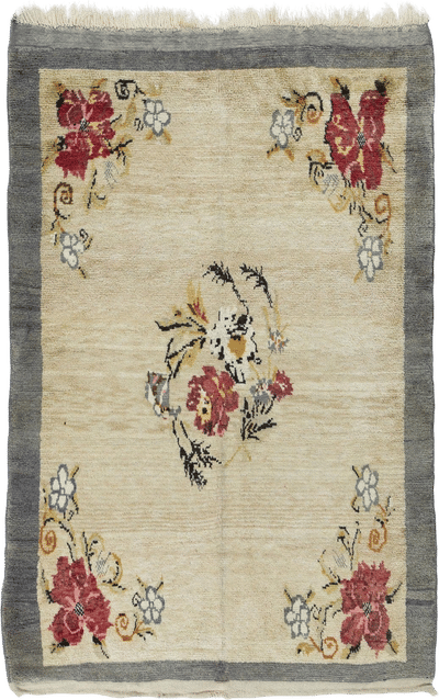 Vintage Floral Rug with Dark Gray Border