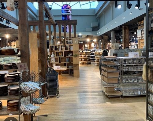 a slow walk through Muji