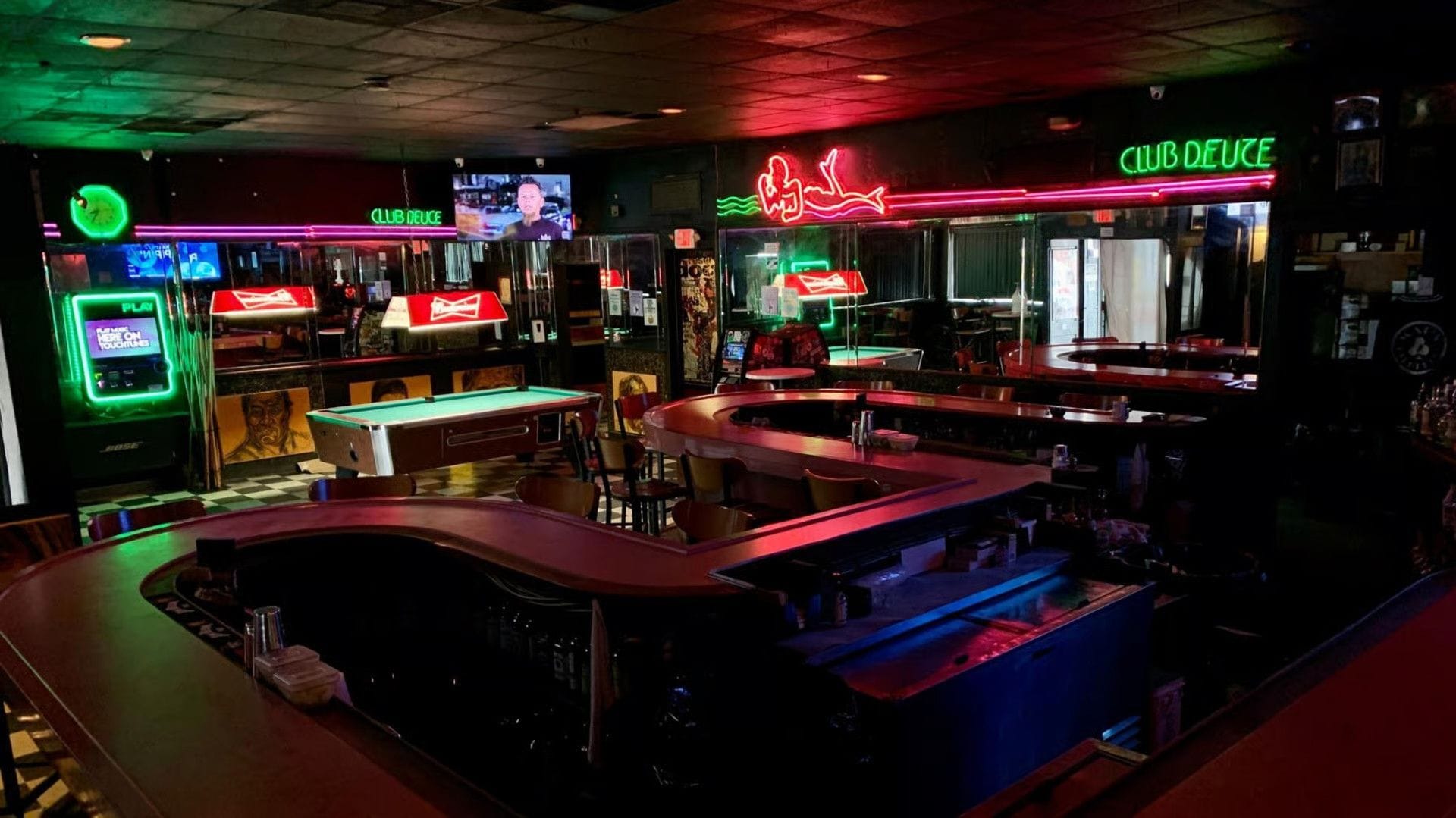 Mac's Club Deuce