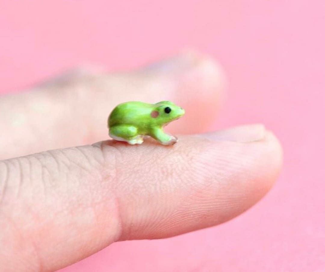 World's Tiniest Green Frog Figurine