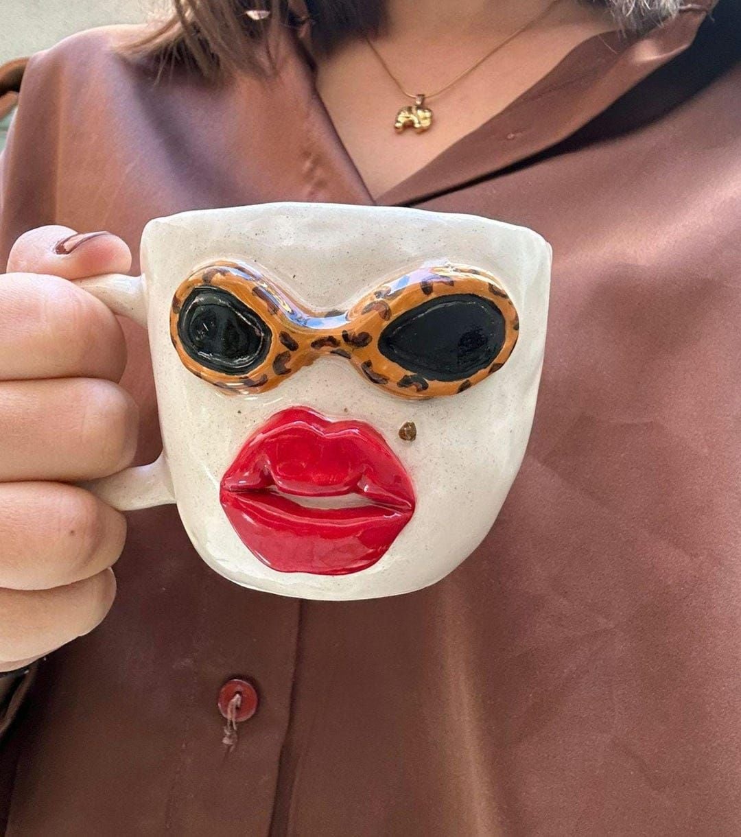 Iconic face mug