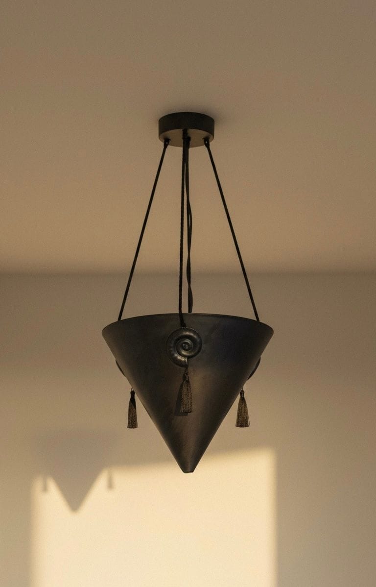 Vestige en Noir Ceramic Pendant