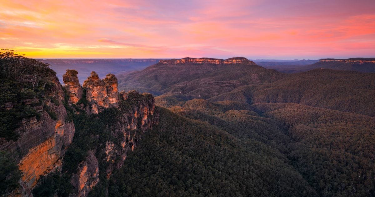 take the train to katoomba for stunning hiking
