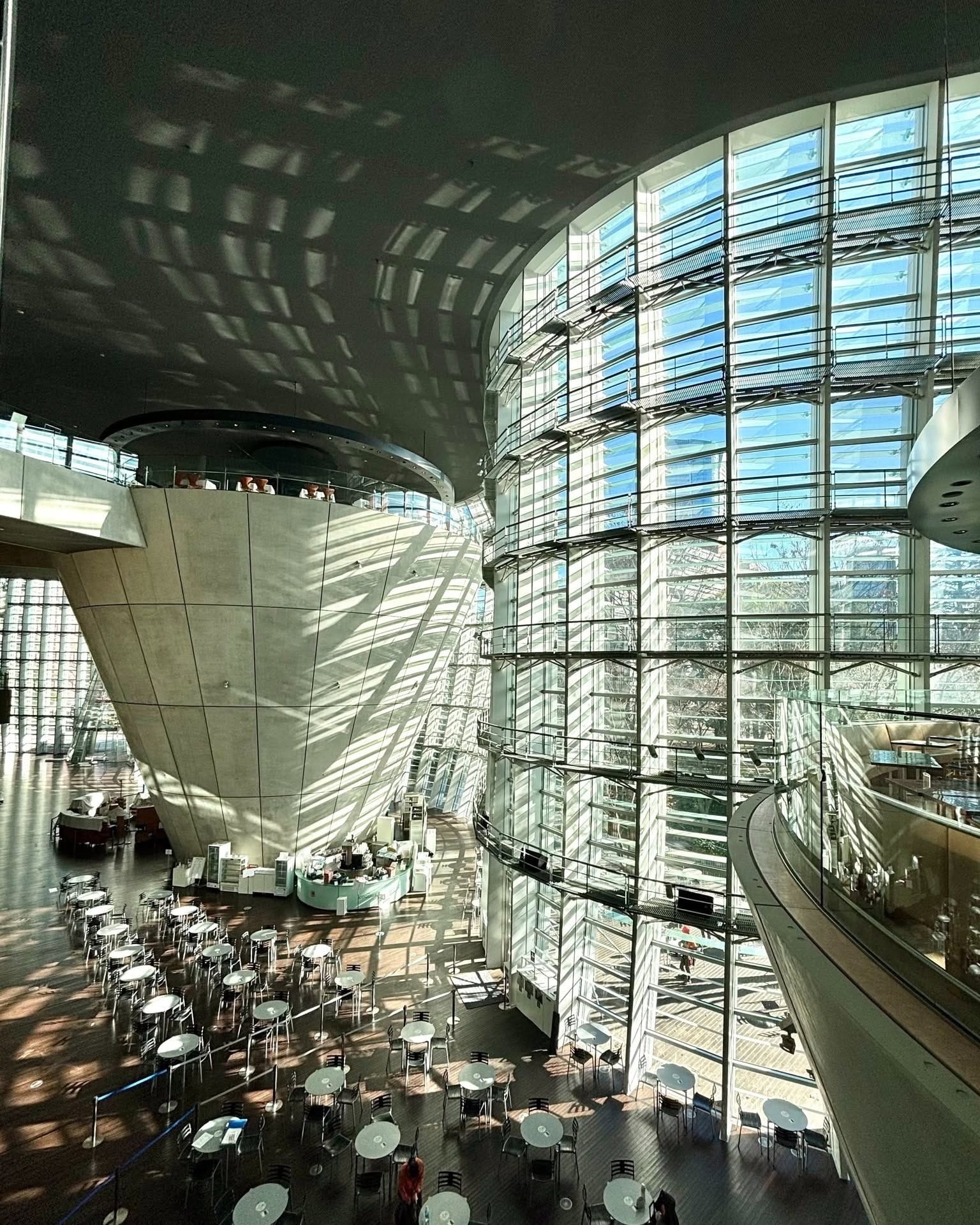 The National Art Center, Tokyo 国立新美術館