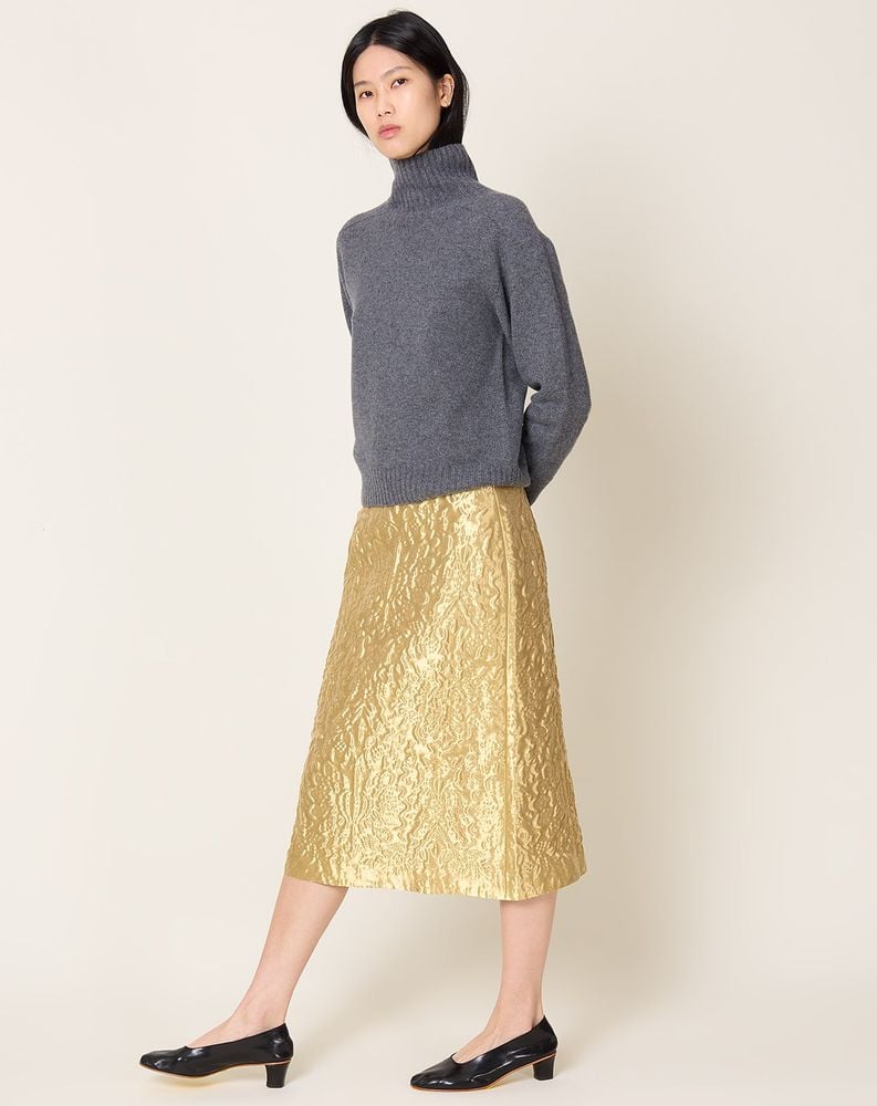 Dull gold skirt + turtleneck + shiny shoes