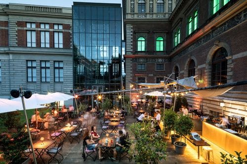 Salonplafond im MAK (restaurant)