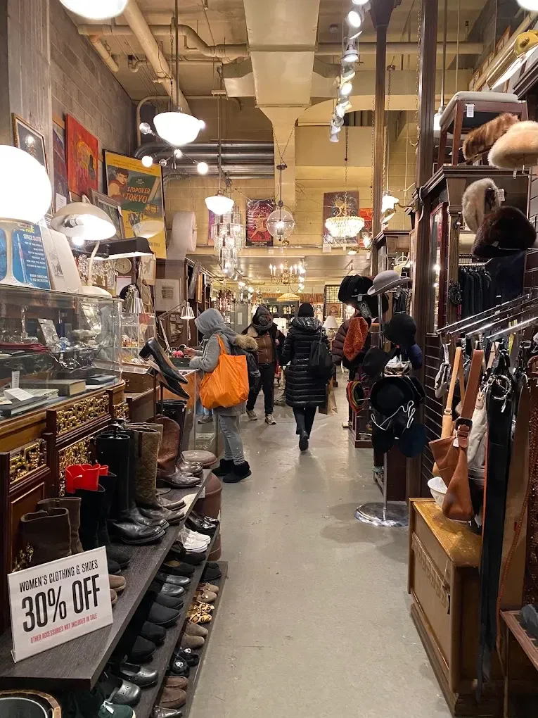 VINTAGE RICH PEOPLE SWAG