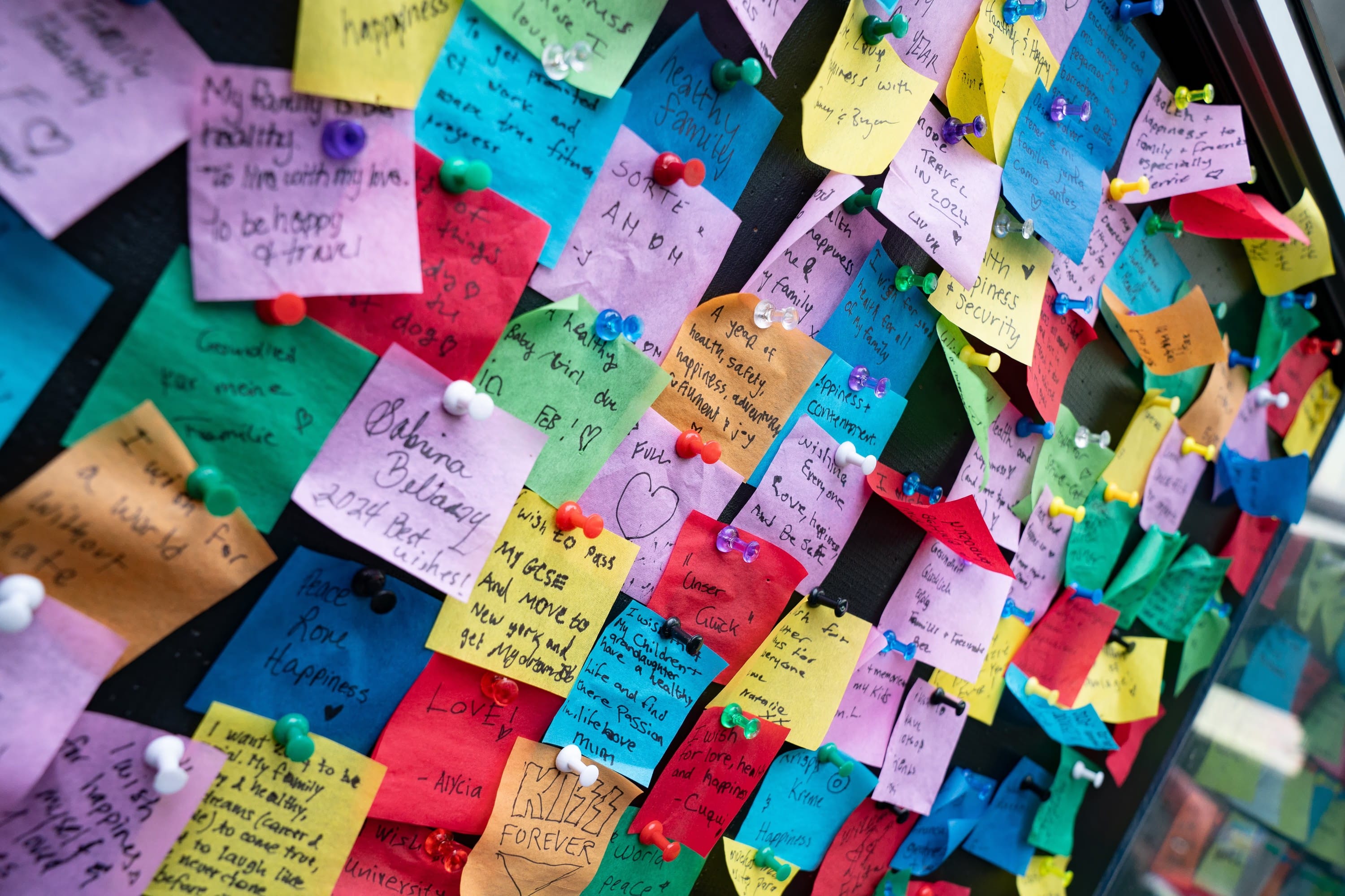 Confetti: New Year's Eve Wishing Wall