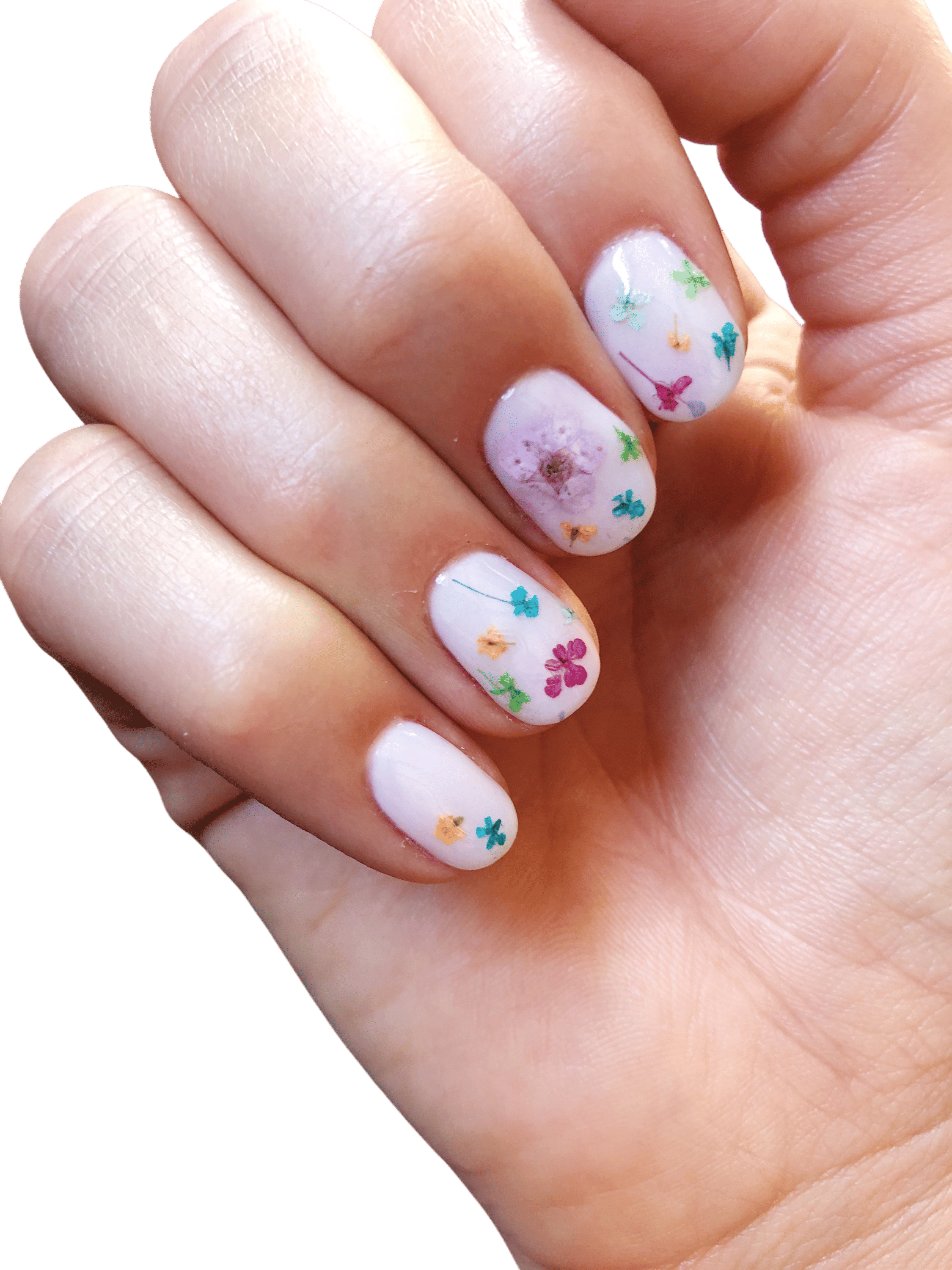 Real flowers on my nails! 