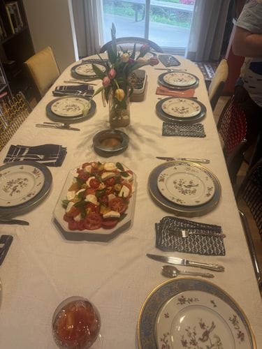 The Lost Art of Inviting Friends Over for Dinner