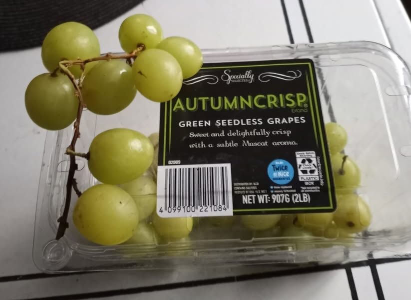extremely crisp grapes, chilled in the fridge