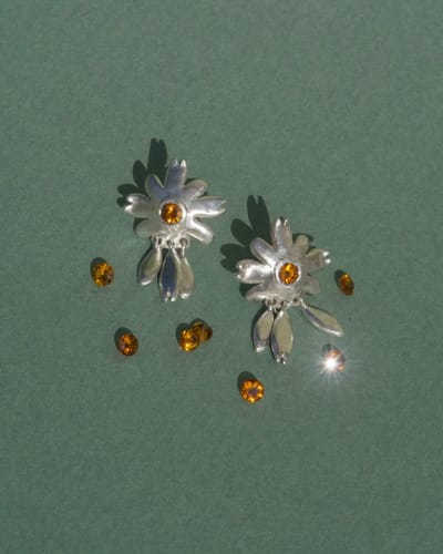 Resting Daisy Earrings