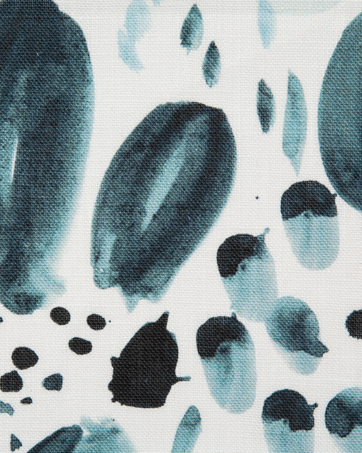 Rebecca Atwood Designs Blooms Fabric in Ocean Ombré