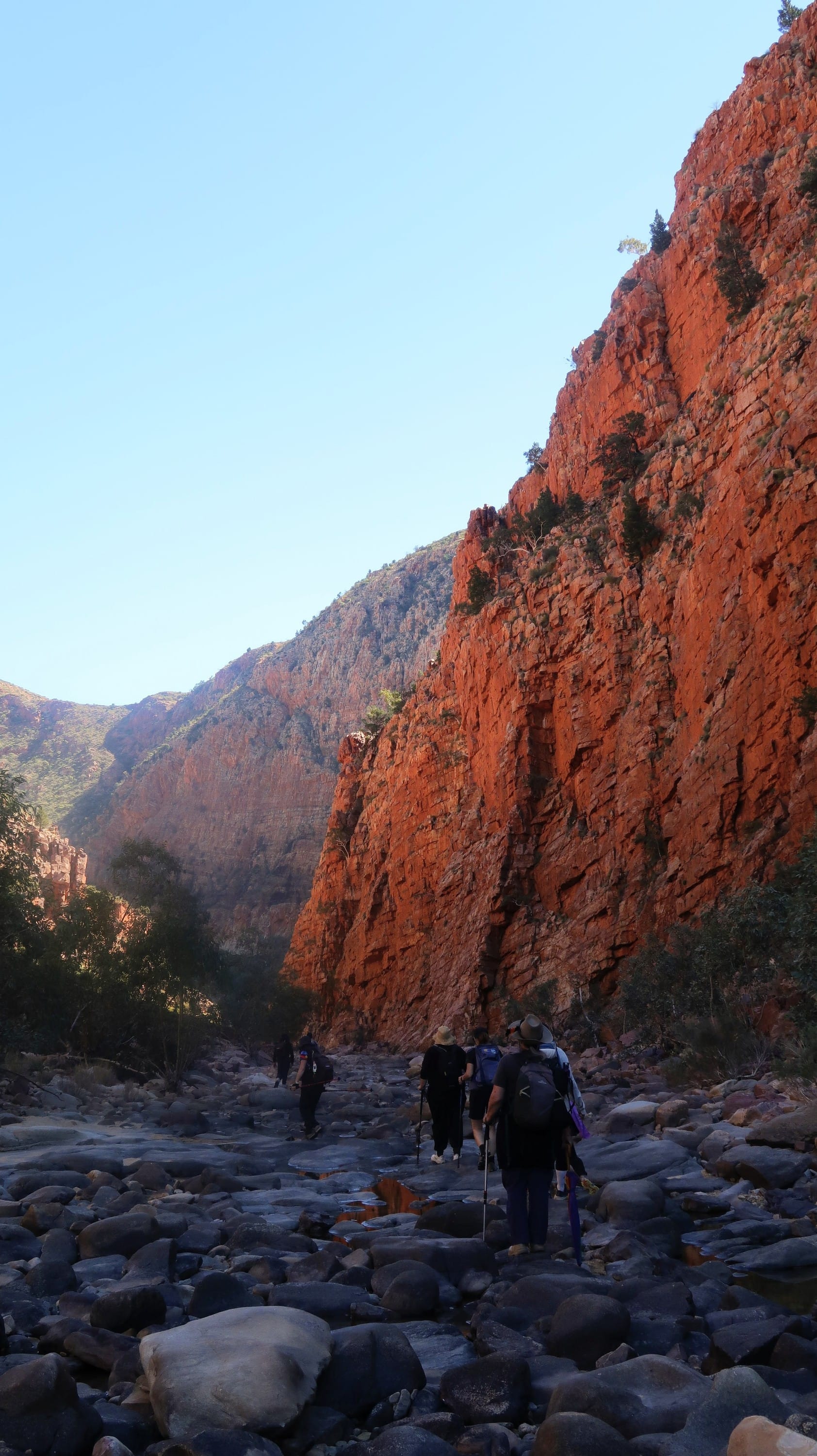 hike • ormiston pound loop
