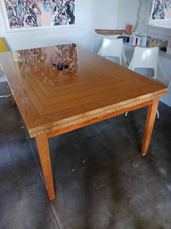 Custom Deco Design Table