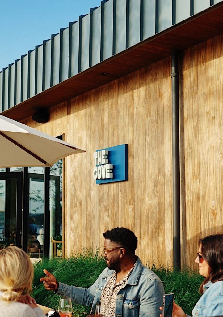 the cove wine bar @ lake union
