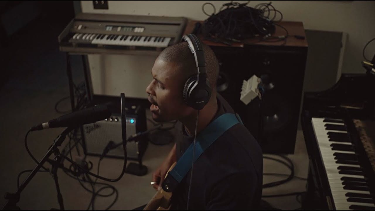 Nourished By Time - Romance In Me (Live)