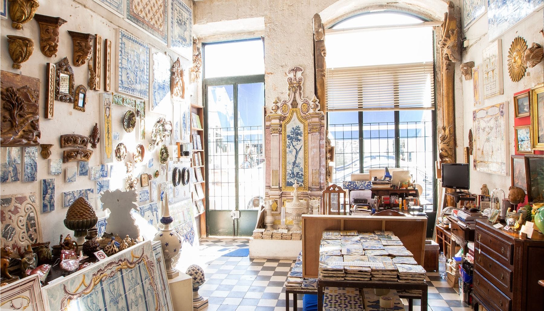 Solar Antiques