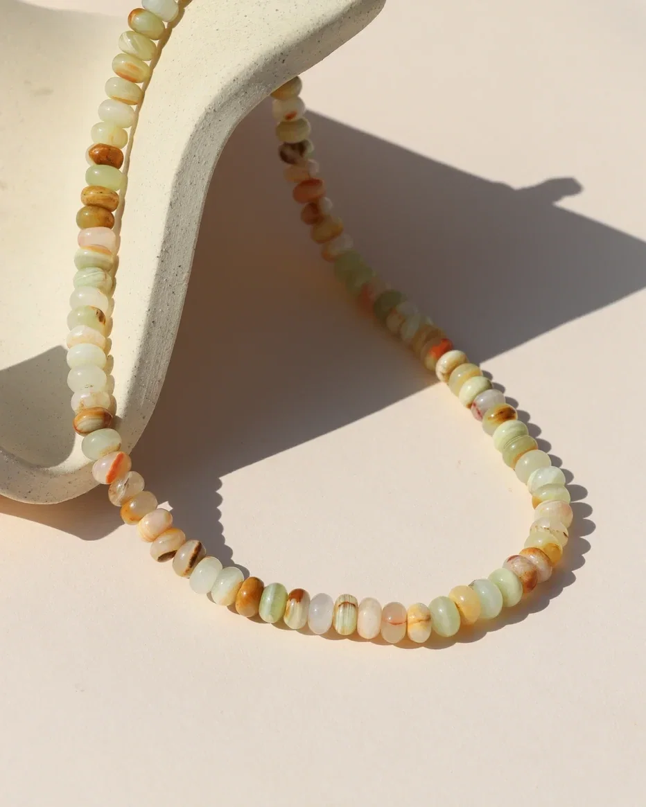 the perfect chunky neutral beaded necklace