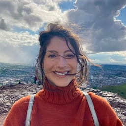 Alexis Abrams-Bourke