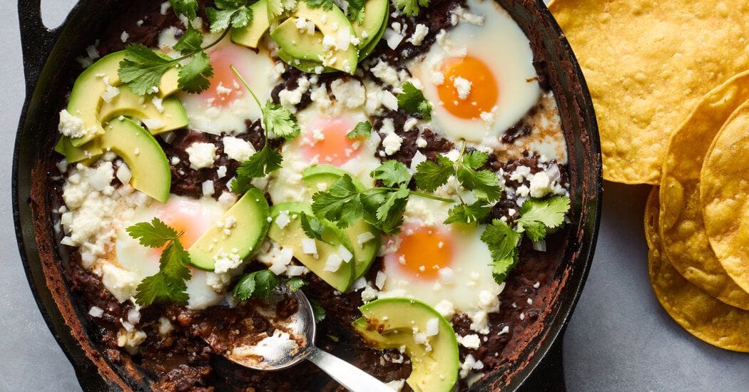 Huevos Enfrijolados Recipe