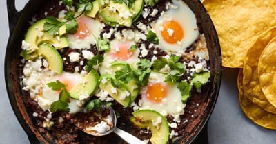 Huevos Enfrijolados Recipe