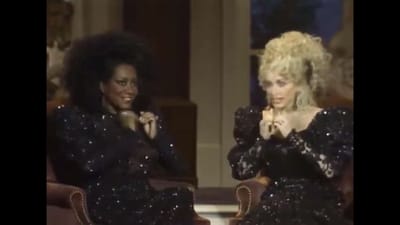 Dolly Parton and Patti LaBelle Playing Their Acrylic Nails