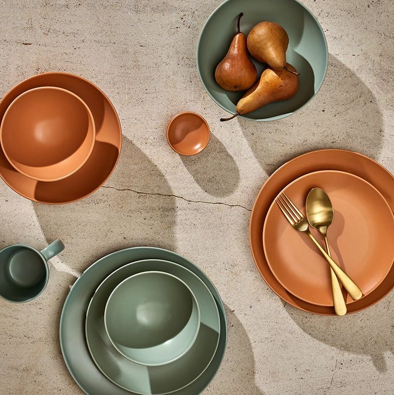 Flatware in Matte Gold