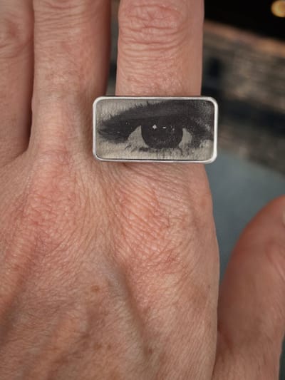 Blinking Eye Ring