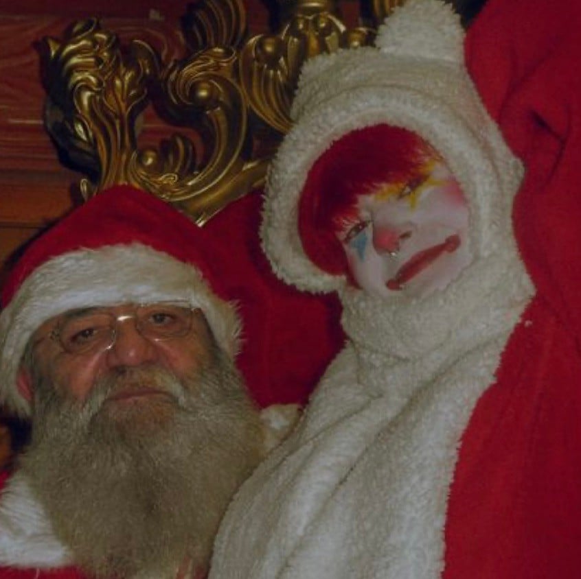 love, your chrismukkah clown 🤡