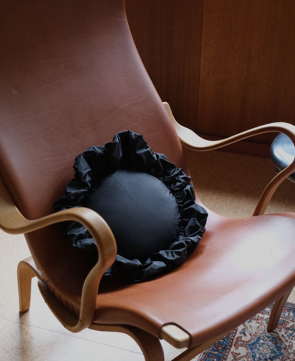 Round Ruffle Pillow