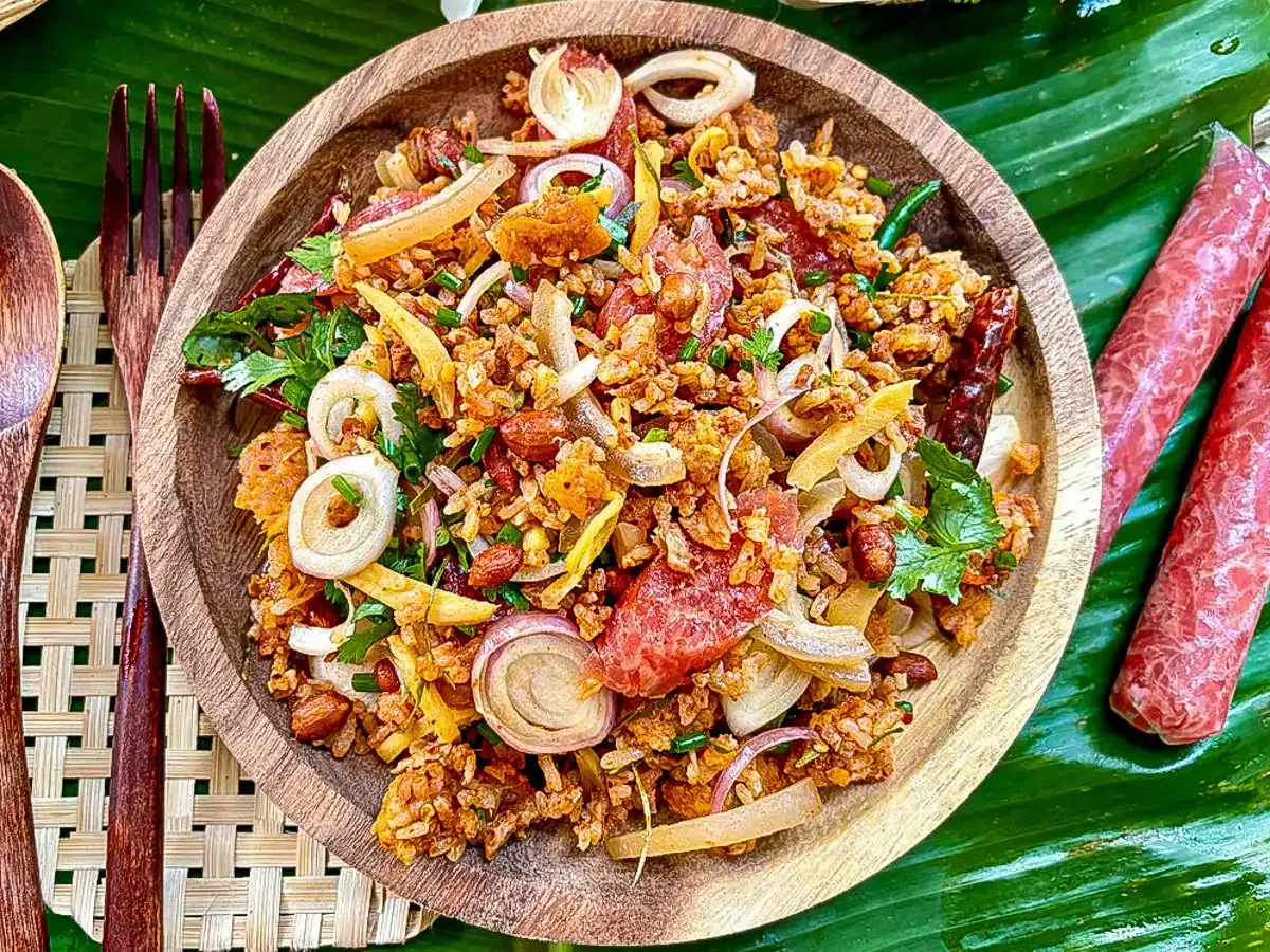 Nam Khao Tod (Thai Crispy Rice Salad Recipe)