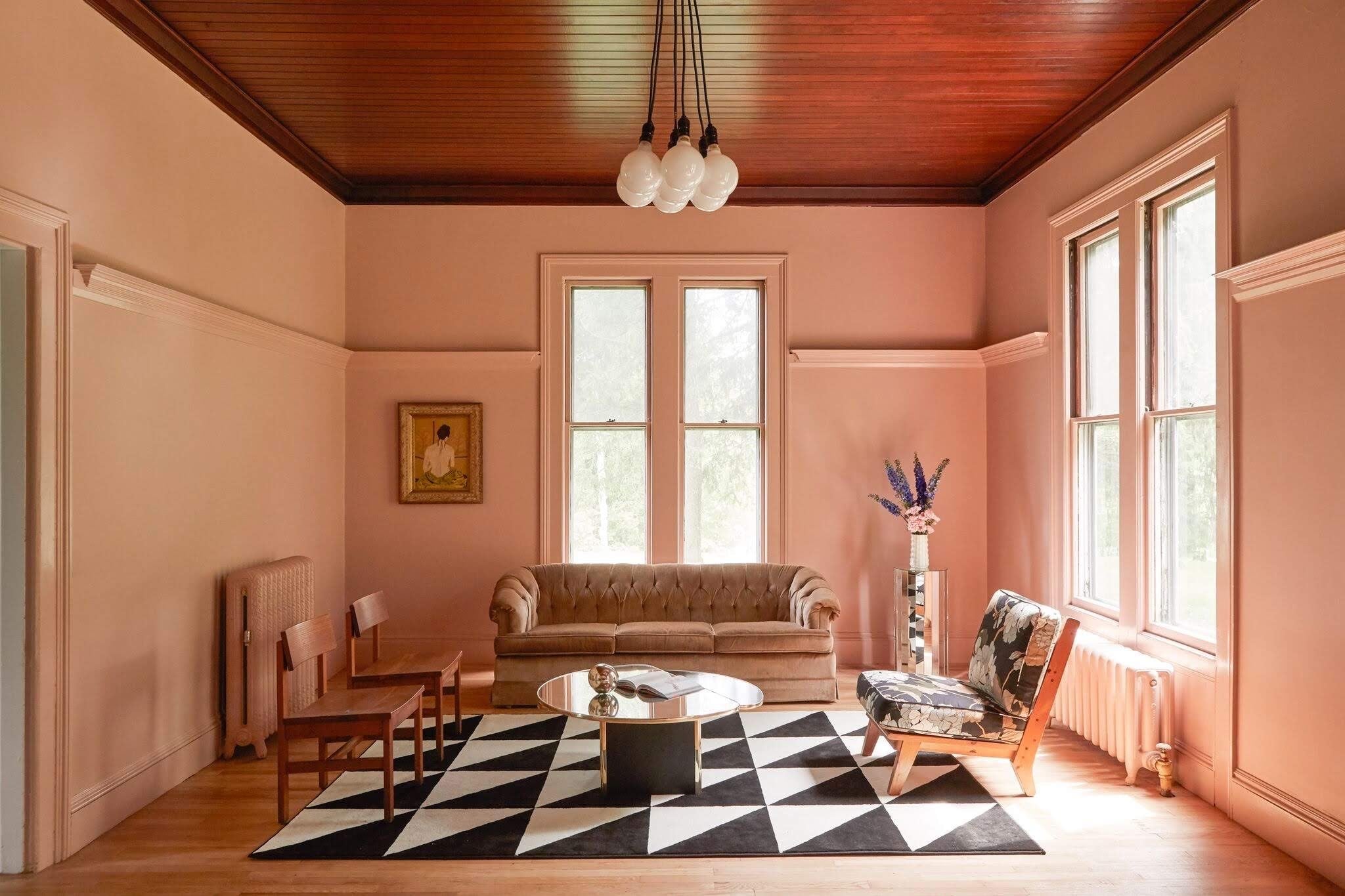 Chippendale Rosetone by Ben Moore