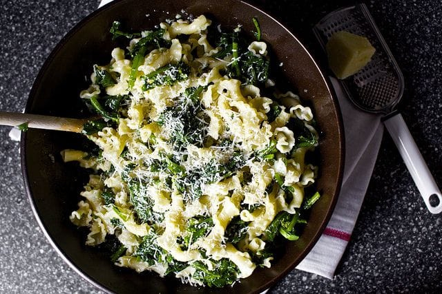Smitten Kitchen garlicky broccoli rabe