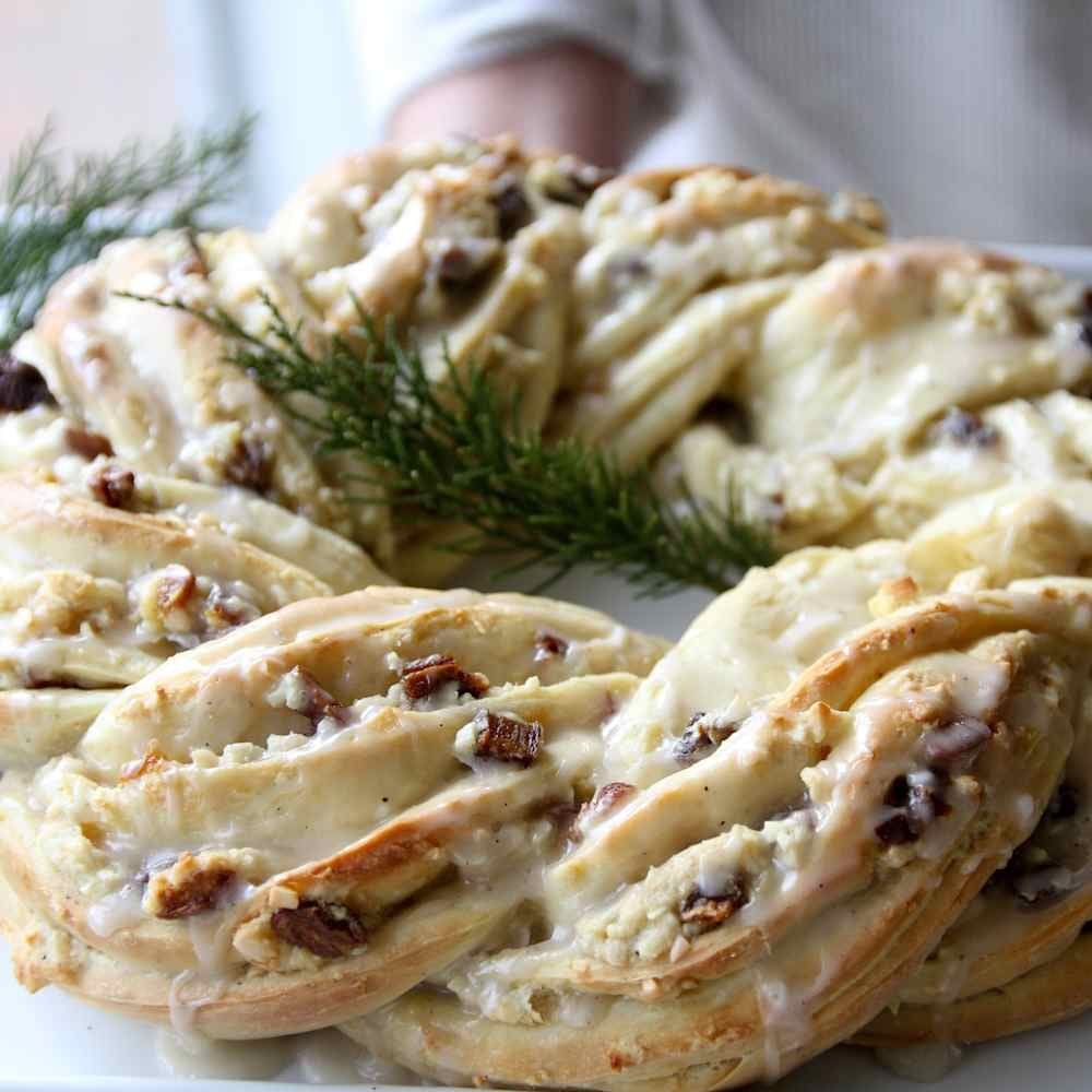 Holiday Breakfast Wreath Recipe