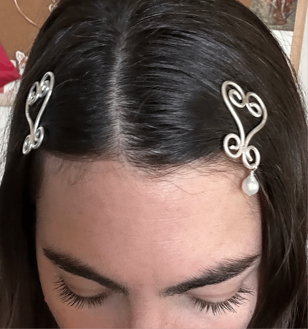Single Scroll Heart Hair Clip