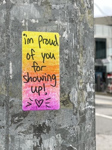 ⚡️positive vibes graffiti